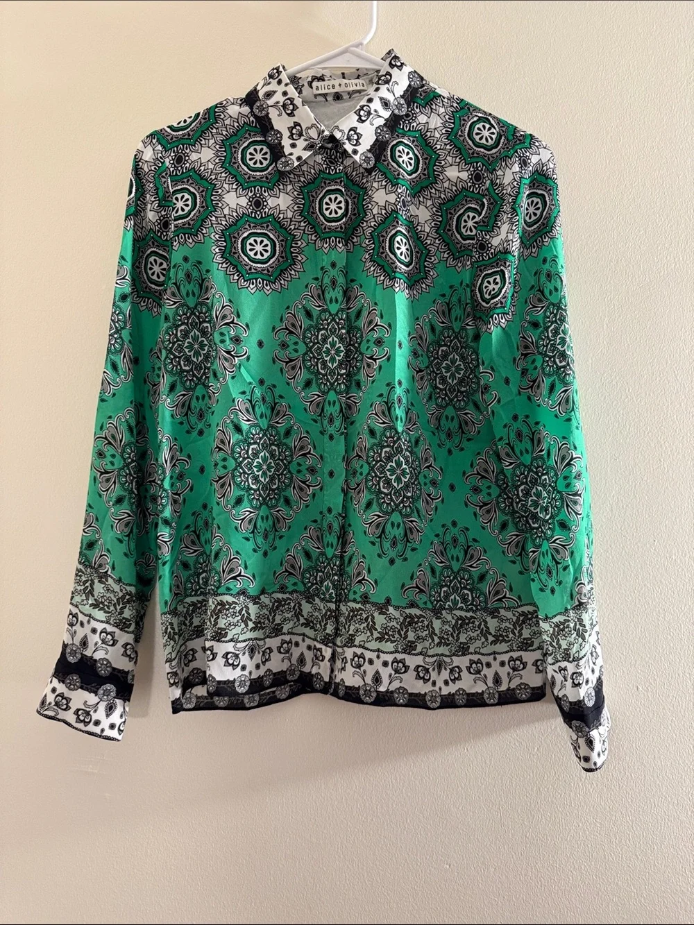 ALICE + OLIVIA Willa Mandela Blouse - Picture 5 of 9